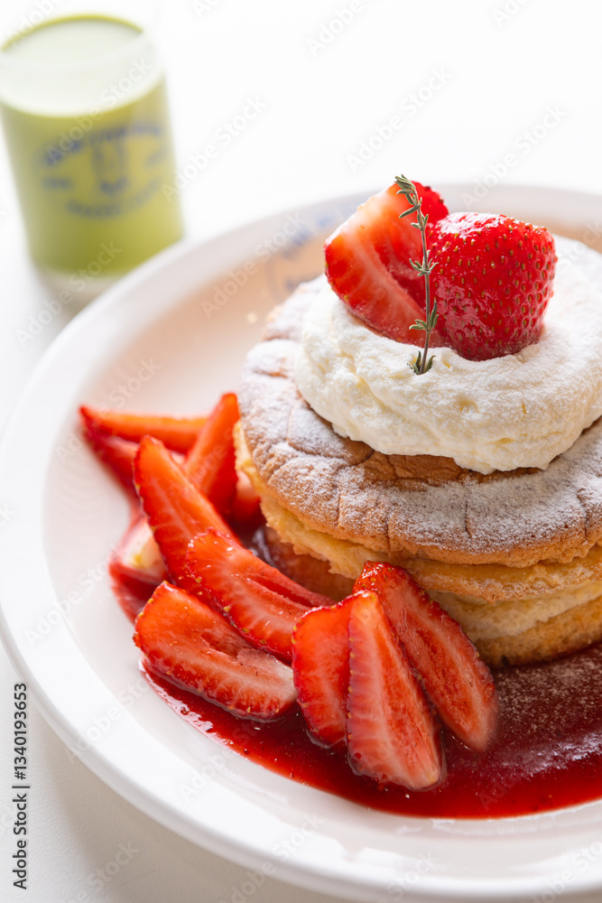 Pancakes with Berries and Matcha Pancakes with Berries and Matcha
