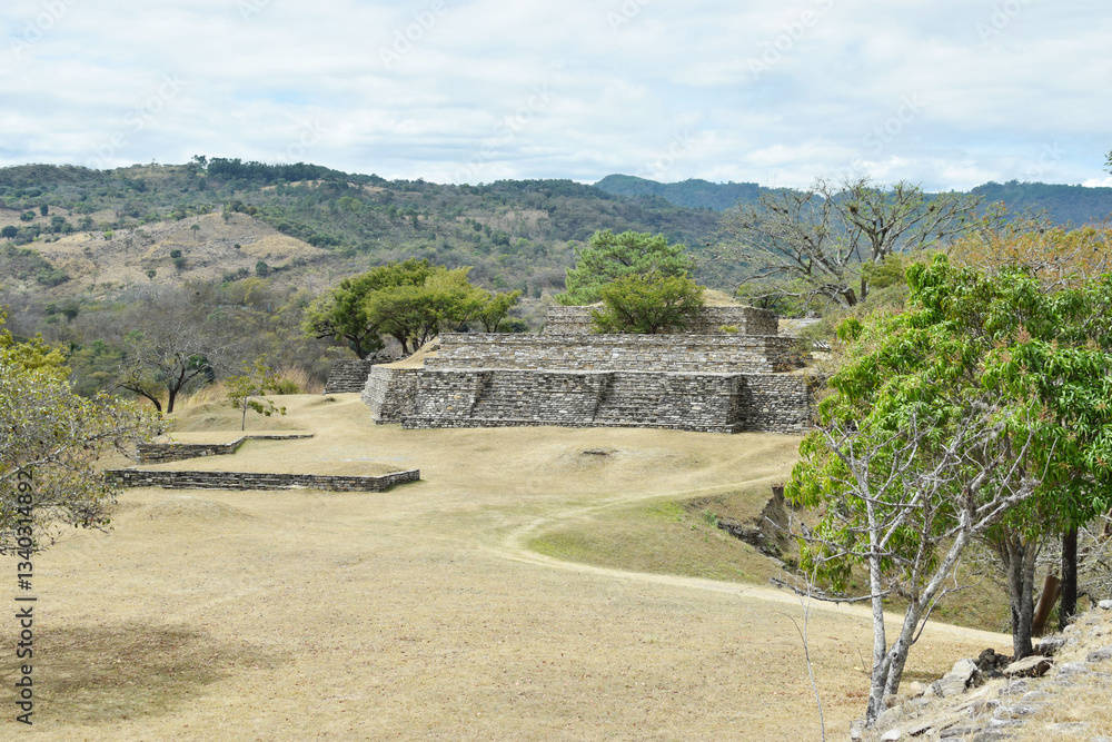 Fototapeta premium Ruinas de Mixco Viejo, destino turístico para vacacionar en Guatemala.