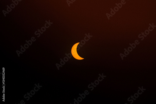 Eclipse Solar parcial en luz visible