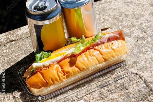 八丈島特産の島寿司。
ホットドックとレモンビールのランチ。

八丈島の中央にある、護身山公園。
鬱蒼としたジャグルと玉石の石垣と階段が特徴。
古い神社と第二次世界大戦期のトーチカ跡、島酒之碑等がある。
東京都伊豆諸島八丈島-2025年
