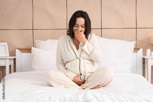 Pregnant woman with toxicos...