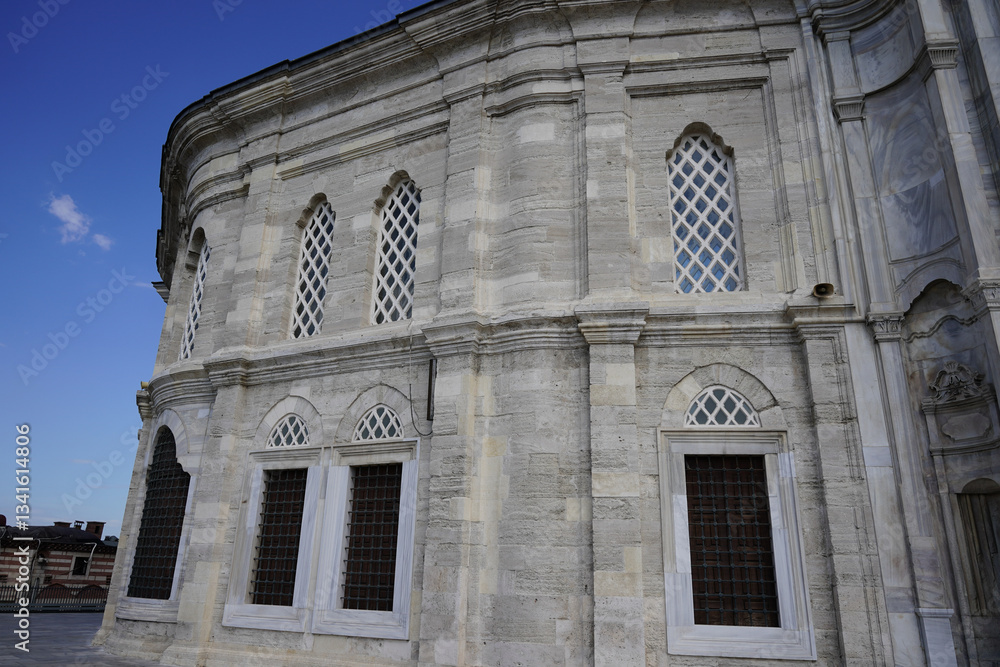 Fototapeta premium Nuruosmaniye Mosque in Istanbul, Turkiye