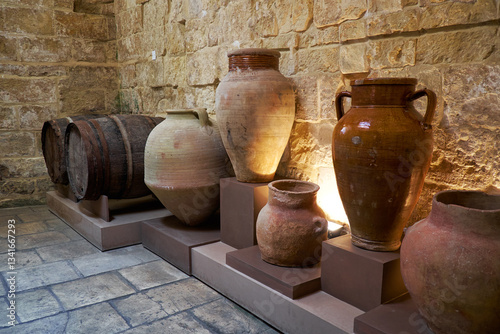 фотографія Ceramic vases in the kitchen area of the Inquisitor's palace, Vittoriosa, Malta