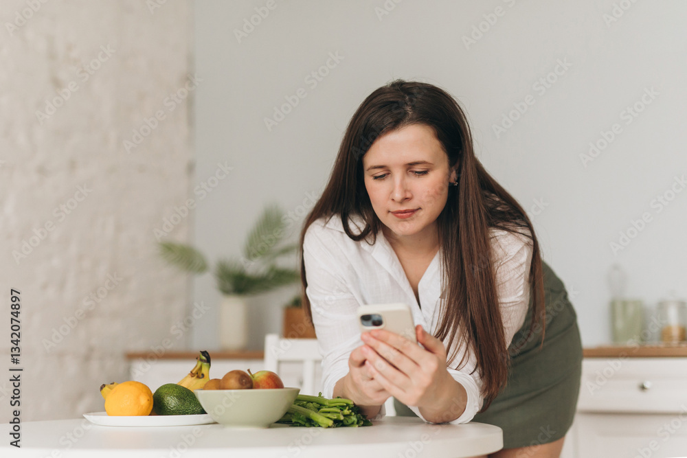 Nutritionist Planning Diet with Fresh Fruits and Smartphone Nutritionist Planning Diet with Fresh Fruits and Smartphone