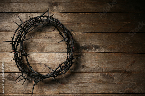 Bild auf Leinwand Crown of thorns on wooden background