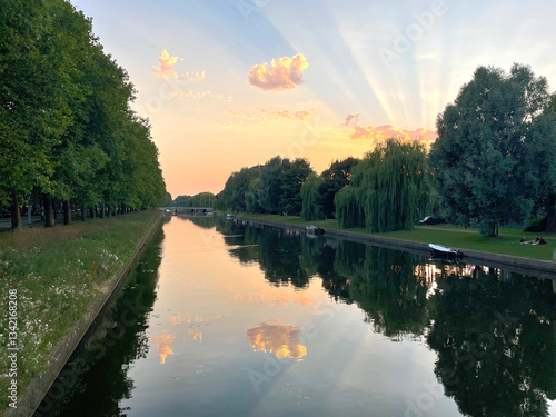 Amsterdam Sunet over the canal