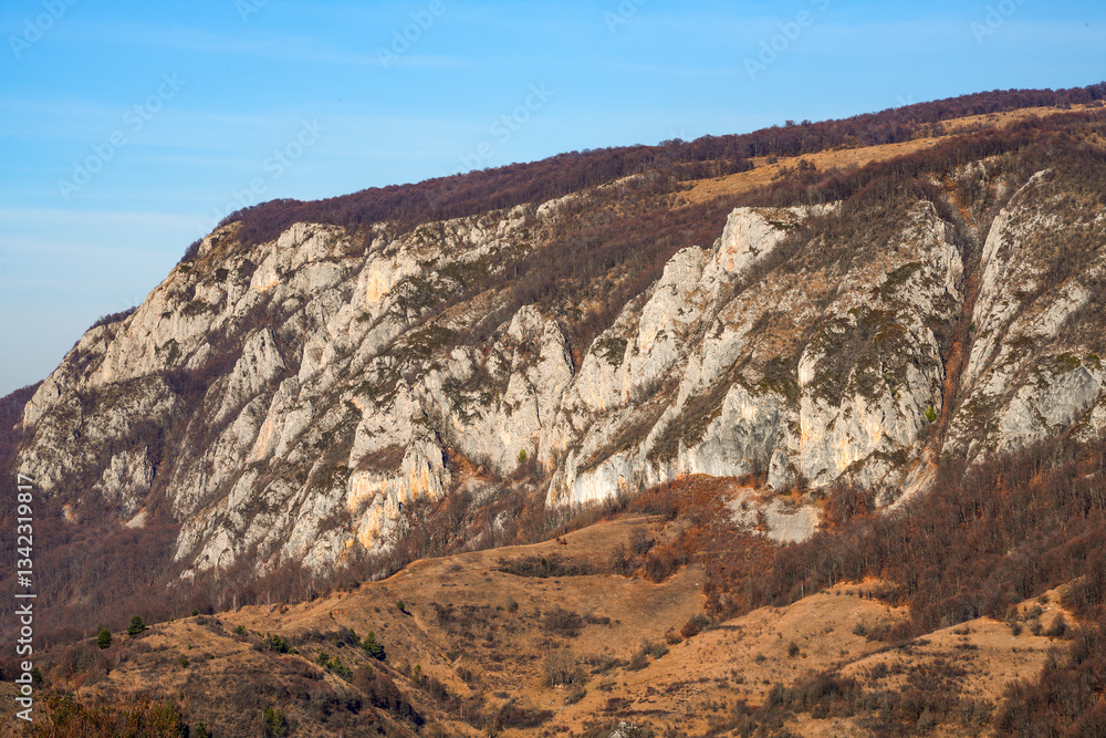 Fototapeta premium Scenic Carpathian landscape. Autumn landscape in the Occidental Carpathians, from Dumesti Village on Ariesului Valley, Romania, Europe.