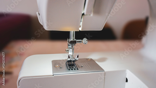 Sewing machine presser foot