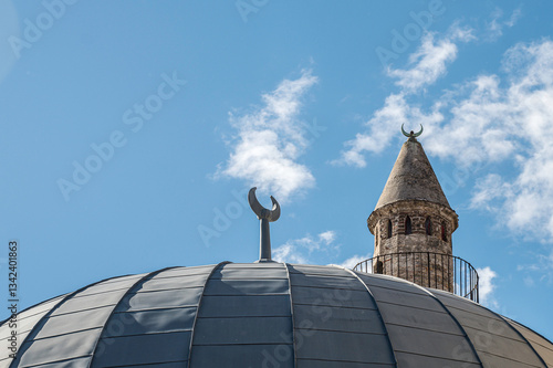 Obraz na płótnie the roof of Jakovali Hassan Pasha Mosque w salonie