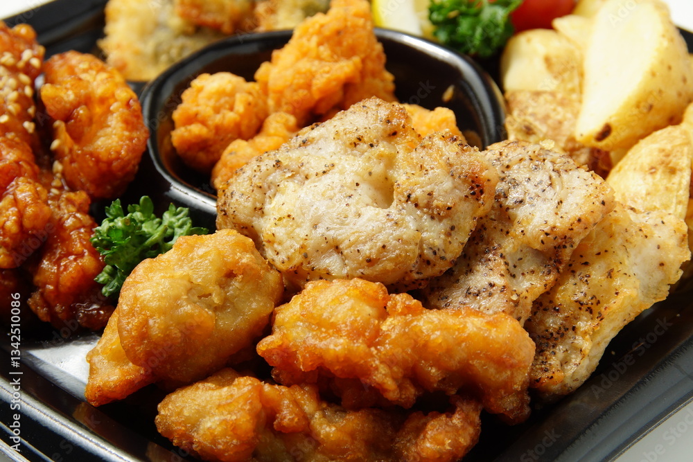 チキン唐揚げ盛合わせ チキン唐揚げ盛合わせ