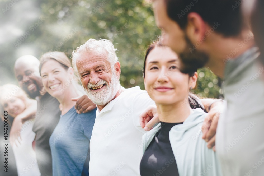 Obraz premium Happy diverse people together in the park