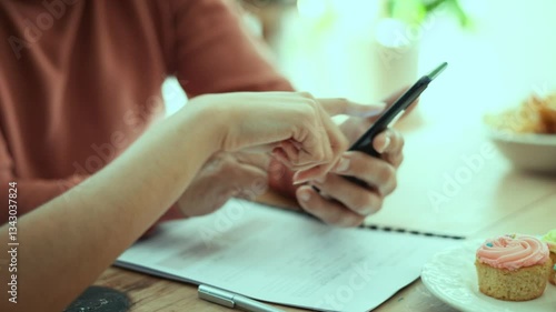People sit on their phones and discuss their expenses and retirement fund