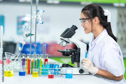 Obraz na plátně Conducting in-depth research, Asian female scientists in the lab explored various techniques to enhance medicine production while maintaining the highest levels of quality and efficacy