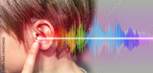 Fotografía Close-up detail young male ear, poor hearing, Ear Discomfort, sound wave, Hearin