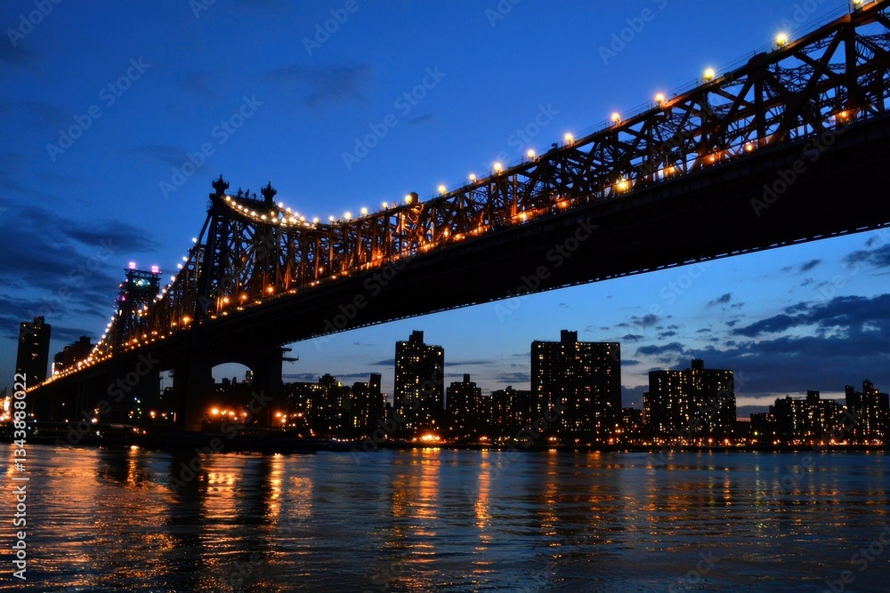 Naklejka premium Iconic Bridge at Night