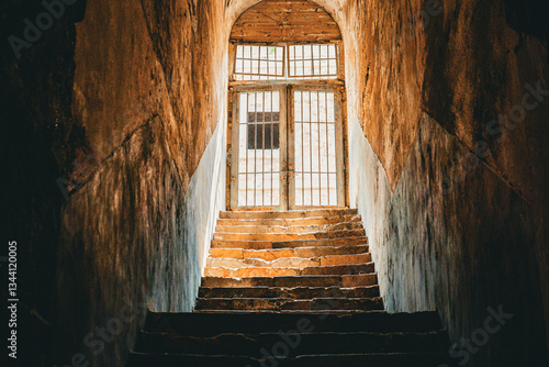 Obraz na płótnie 歴史的な階段の光景 w salonie