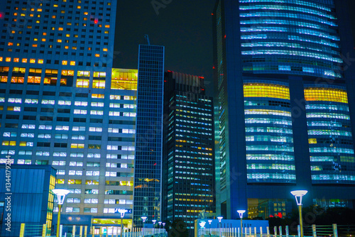 Obraz na płótnie 新宿の高層ビル群の夜景 w salonie
