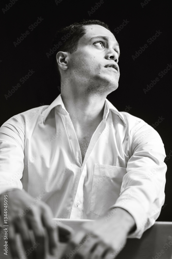 Fototapeta premium man reading