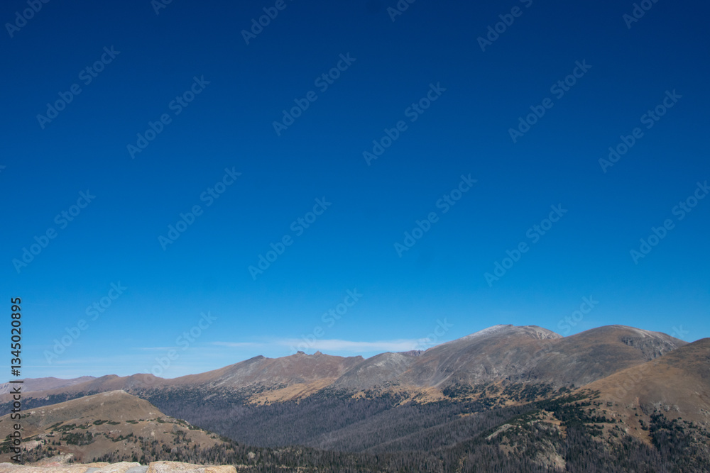 Fototapeta premium Eye level with the mountains Rocky Mountain National Park