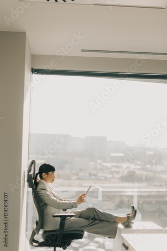 Professional Asian woman en...