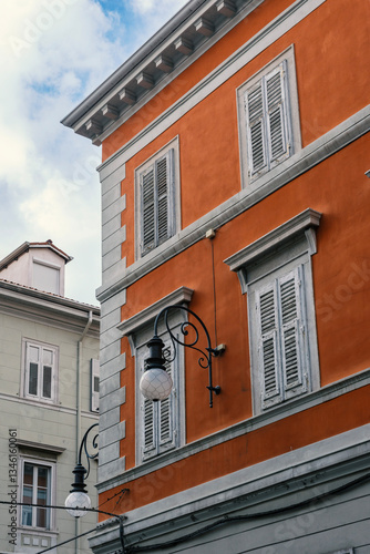 Obraz na płótnie buildings in Trieste w salonie