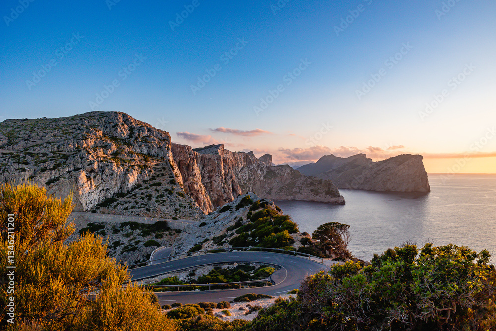 Fototapeta premium sunset over the sea