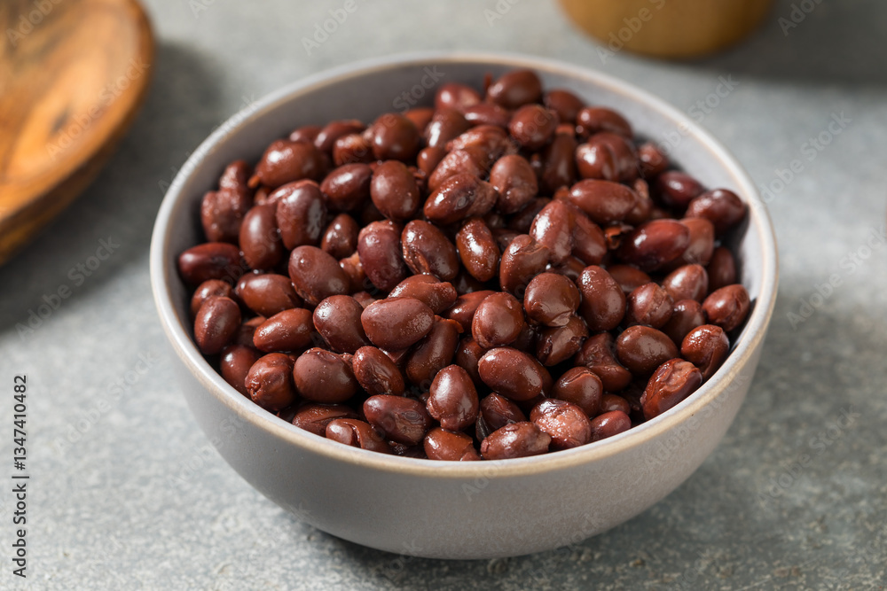 Fototapeta premium Cooked Raw Canned Black Beans