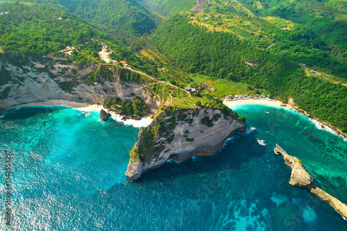 Obraz na płótnie Cinematic aerial landscape shots of the beautiful island Diamond beach of Nusa Penida. Huge cliffs by the shoreline and hidden dream beaches with clear water. w salonie