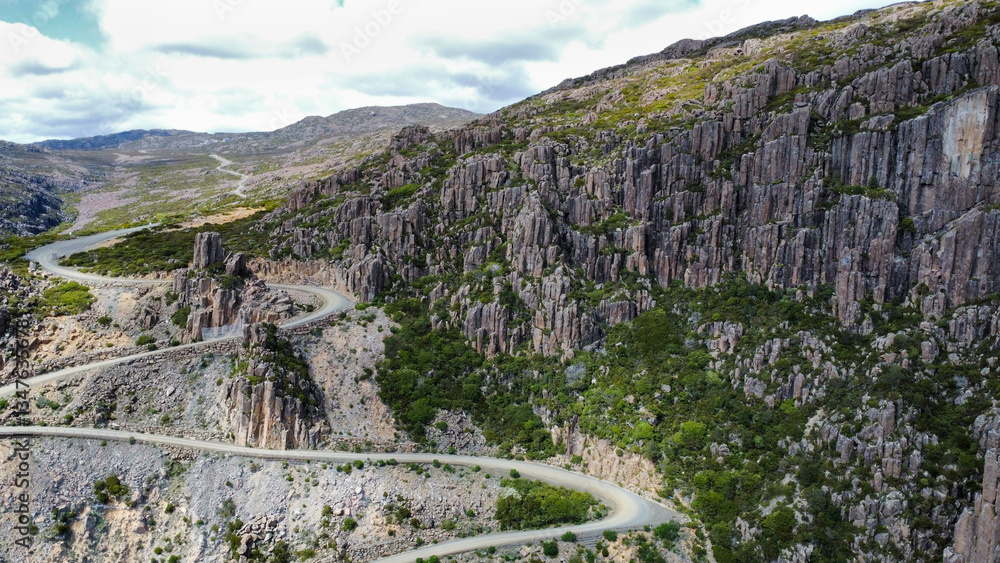 Fototapeta premium The serpentines of the Jacobs Ladder in Tasmania, seen from above