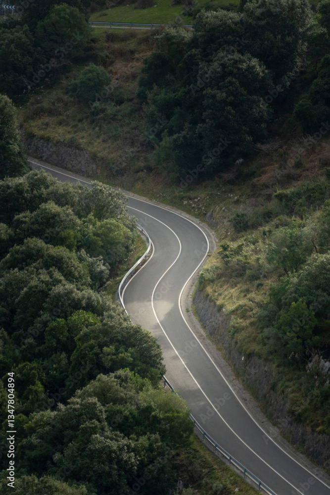 Alto de la Granja, entre Sámano y Guriezo, Carretera de Montaña, Cantabria Alto de la Granja, entre Sámano y Guriezo, Carretera de Montaña, Cantabria