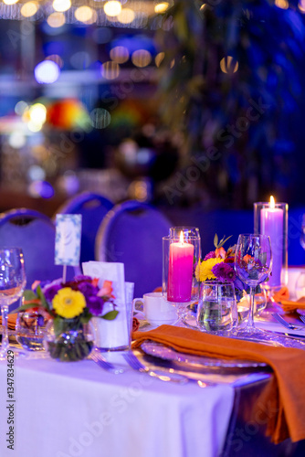 Obraz na płótnie Festive table decoration with candles and floral centerpiece w salonie