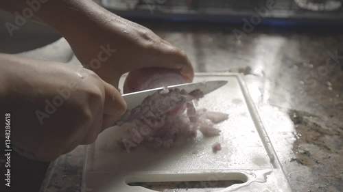 girl cook cutting purple onion in kitchen, c-log 8bit hd video, canon eos r, sun shines out of window