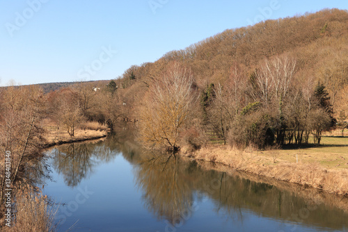 Obraz na płótnie Vorfrühling im Werratal; Fluss bei Bad Salzungen w salonie