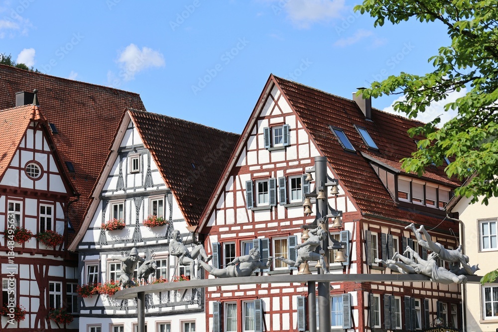 Historisches Fachwerkhaus in der Altstadt von Bad Urach auf der Schwäbischen Alb Historisches Fachwerkhaus in der Altstadt von Bad Urach auf der Schwäbischen Alb