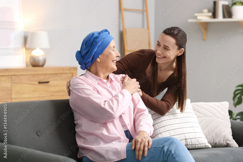 Obraz premium Woman with cancer and her daughter at home