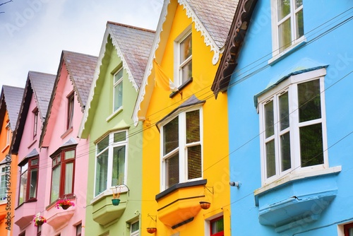 Obraz na plátně Deck of Cards homes in Cobh town, Ireland