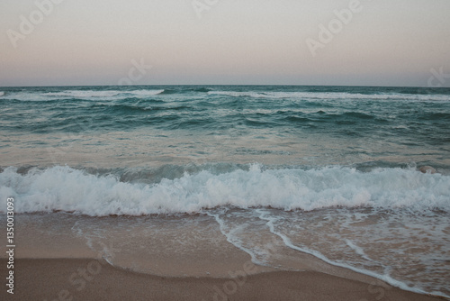 Fototapeta Naklejka Na Ścianę i Meble -  waves on the beach