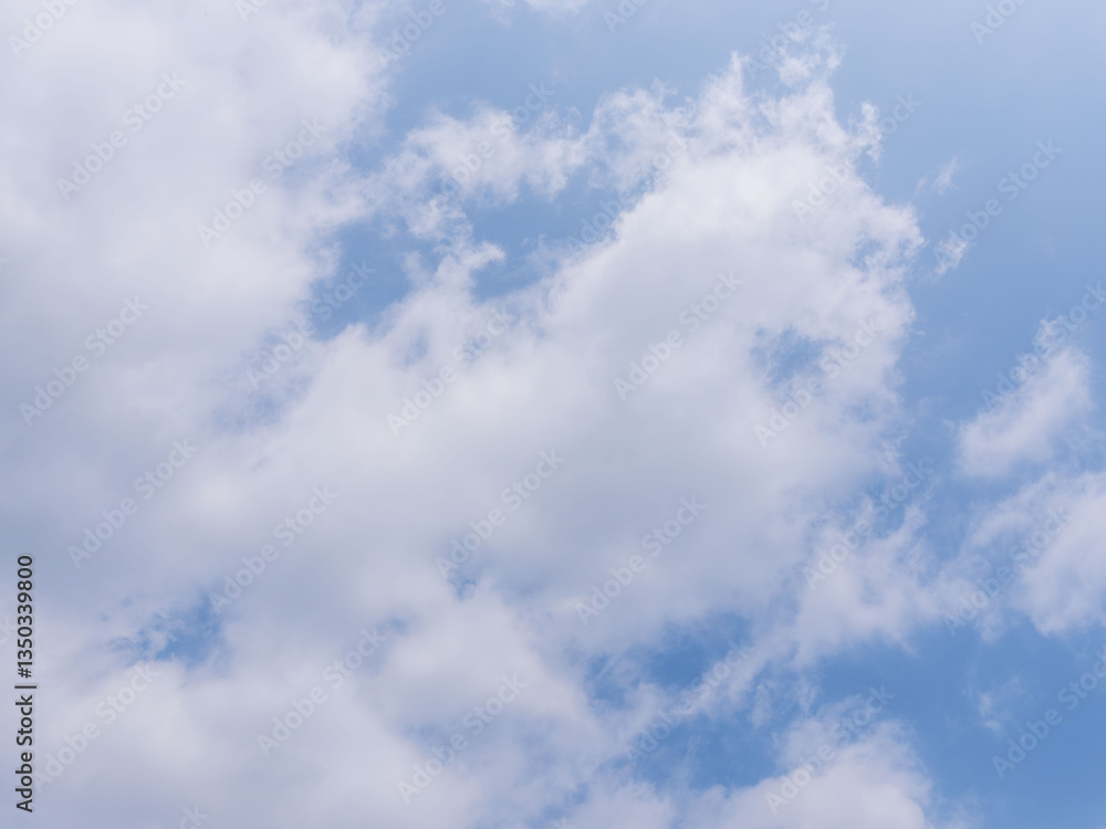 Fototapeta premium 春の雲が多い青空04