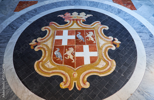 Cuadro en lienzo Coat of arms of Jean Parisot de Valette