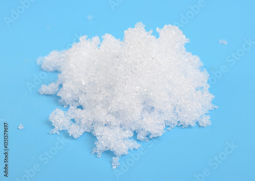 Ammonium acetate or spirit of Mindererus in aqueous solution with the formula NH4CH3CO2