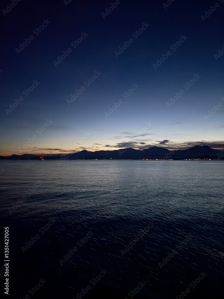 Fototapeta premium Vista su Oceano Glaciale Artico