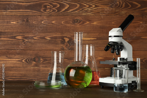 Microscope and laboratory g...