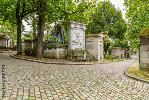 Photography A walk through the Pere Lachaise Cemetery