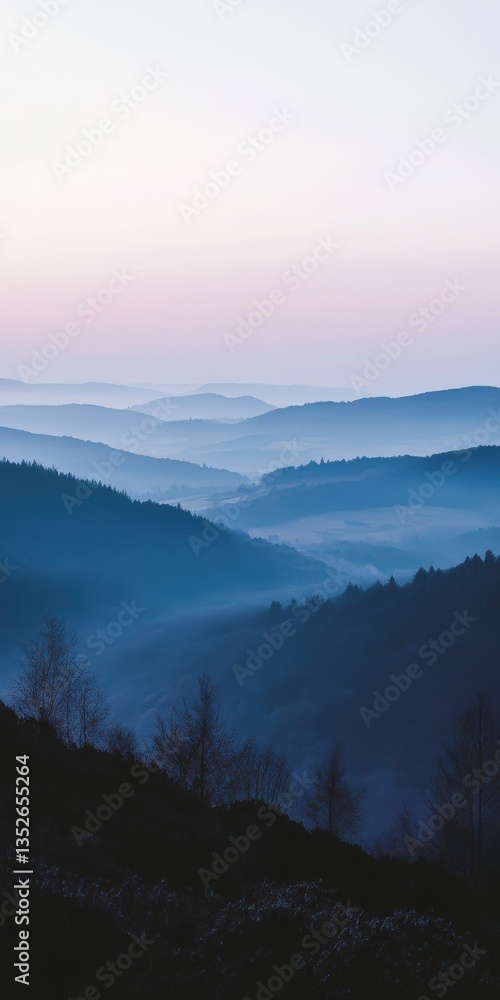 Fototapeta premium Misty mountains at dawn