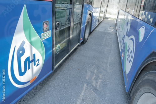 detail on external hydrogen bus