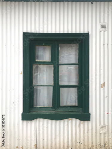 Obraz na płótnie Wooden window in an old tin house in Argentine Patagonia w salonie