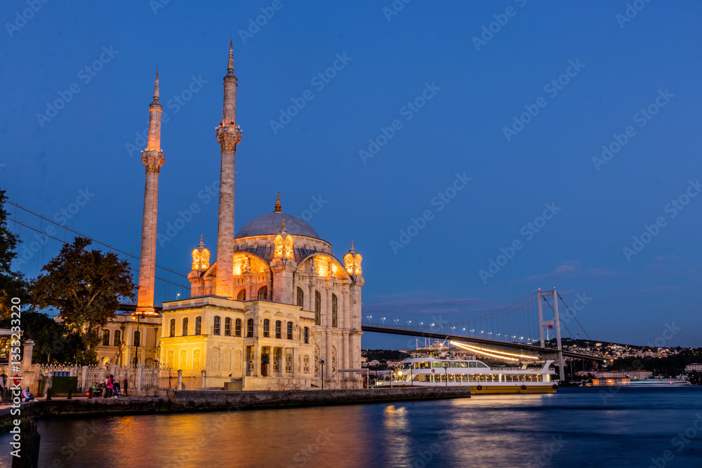 Naklejka premium Evening at Ortakoy Mosque in Istanbul, Turkey