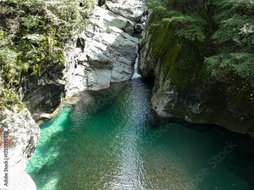 Obraz na płótnie 愛媛県西条市 止呂峡の風景 w salonie