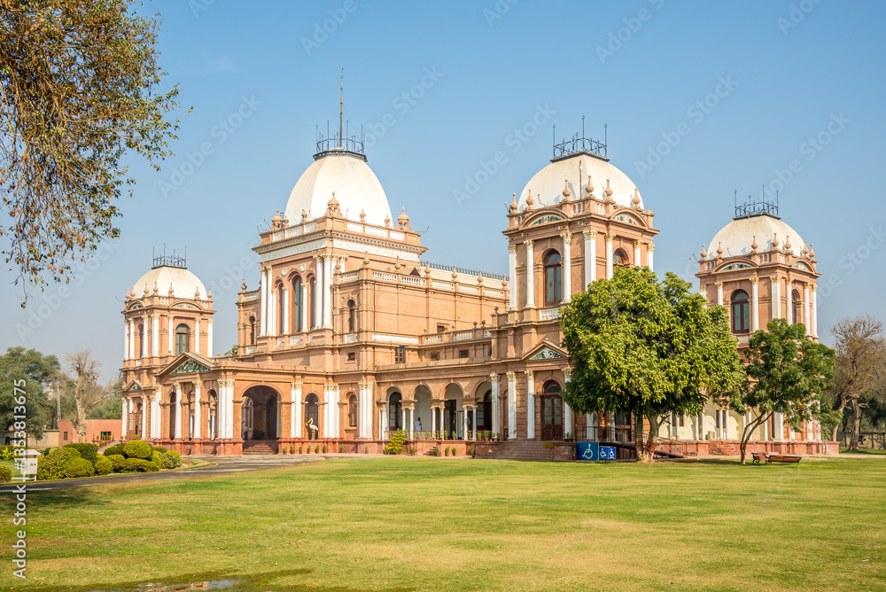 Obraz premium View at the Palace Noor Mahal in Bahawalpur town - Pakistan