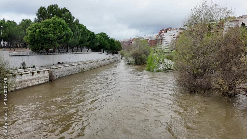 La impresionante crecida del rio Manzanares provocada por las lluvias. Madrid, España, marzo de 2025. La impresionante crecida del rio Manzanares provocada por las lluvias. Madrid, España, marzo de 2025.